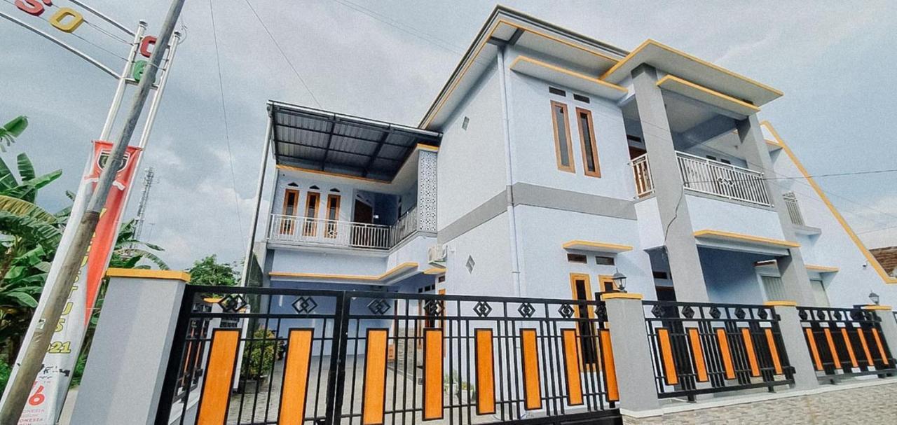 Griya Mbak Tafik Syariah Otel Gendingan Dış mekan fotoğraf